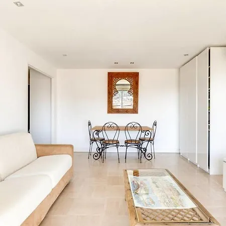 Apartment With Balcony Near Center